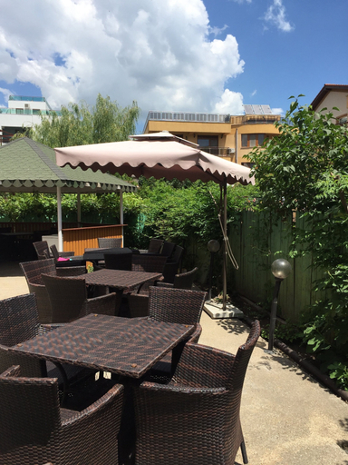 Food & Drinks, Vilele Liliana Mamaia Nord, Navodari