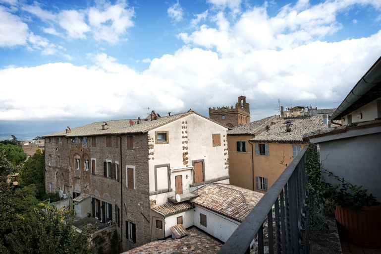 Exterior & Views 10