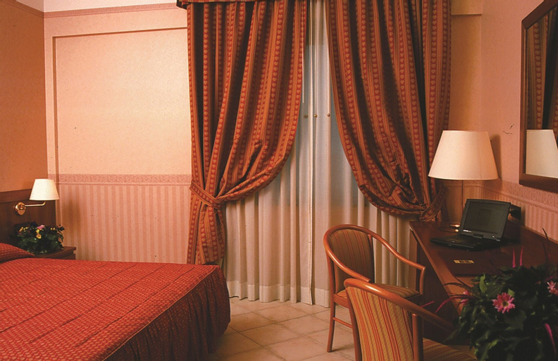 Bedroom 3, Aldero Hotel, Viterbo