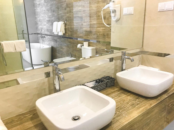 Bathroom 3, Hotel Volga, Kostroma