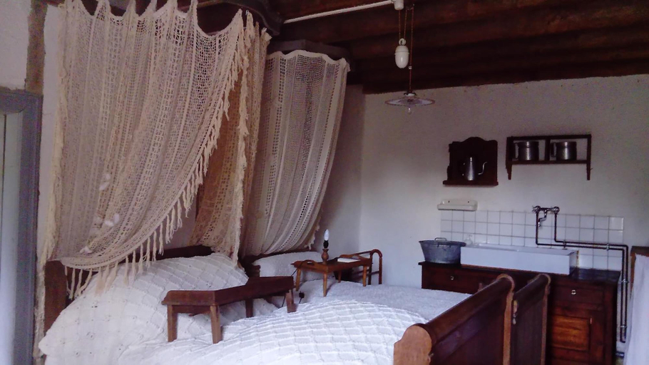 Bedroom 4, Gîte Le Porteau Enchanteur, Indre