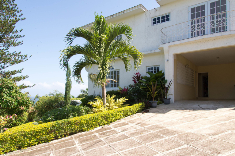 Exterior & Views, Hatfield South Villa