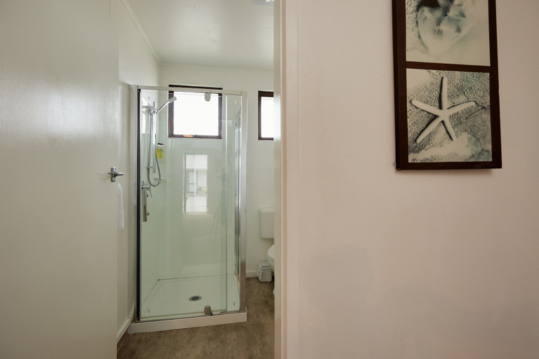 Bathroom 3, Alpine View Motel, Kaikoura