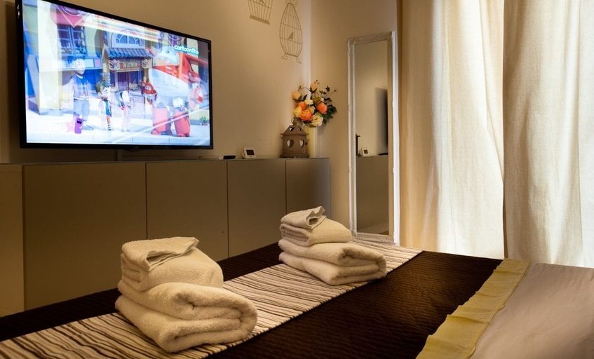 Room 2, Casa Mia, Brescia