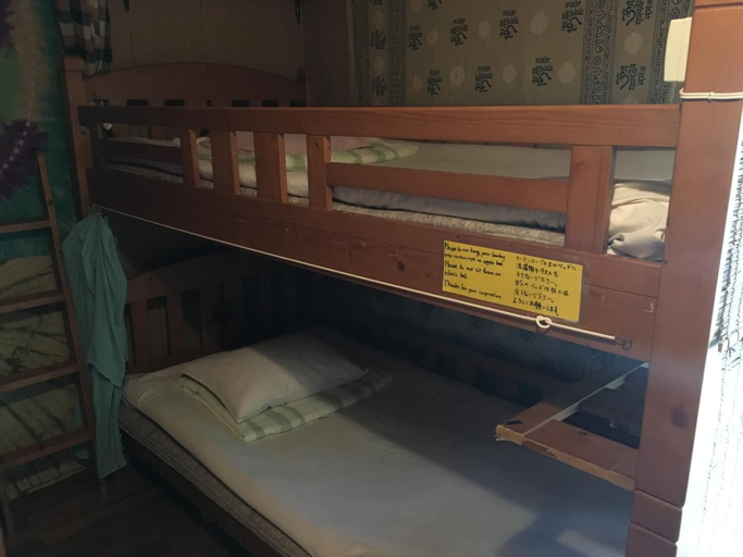 Bedroom 2, OKINAWA MOTOBU GUESTHOUSE - Hostel, Motobu