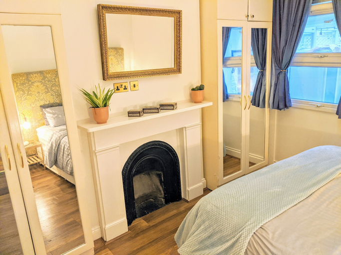Bedroom 3, Highbury House Apartment, London