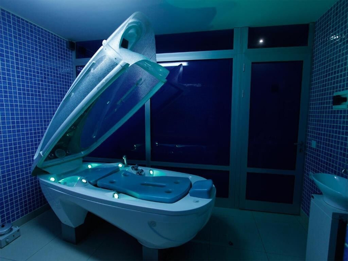 Bathroom 5, Aquapark Hotel & Villas, Yerevan