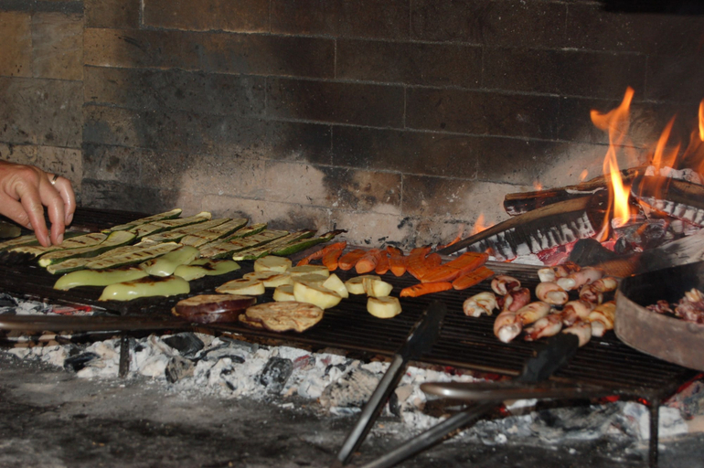 Food & Drinks 4, Gorgonia Apartments, Sali