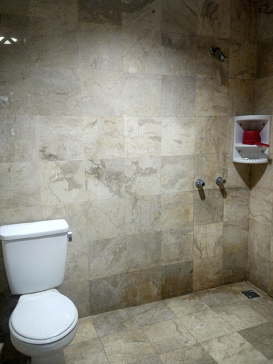 Bathroom, Villa Beverly Hills Puncak for 50 pax, Bogor