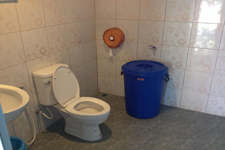 Bathroom 3, Lucky Bungalow, Kantrang