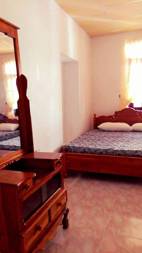 Bedroom 3, Rockview Holiday Bungalow, Ukuwela