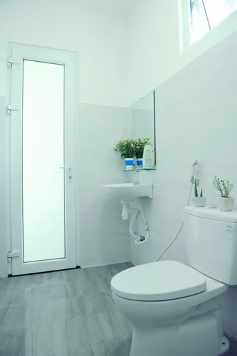 Bathroom 5, Ana Homestay - Hostel, Huế