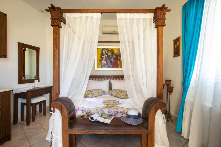 Bedroom 5, Kastro Apartments, Crete
