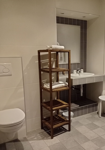 Bathroom 4, Hôtel de la Couronne, Savoie