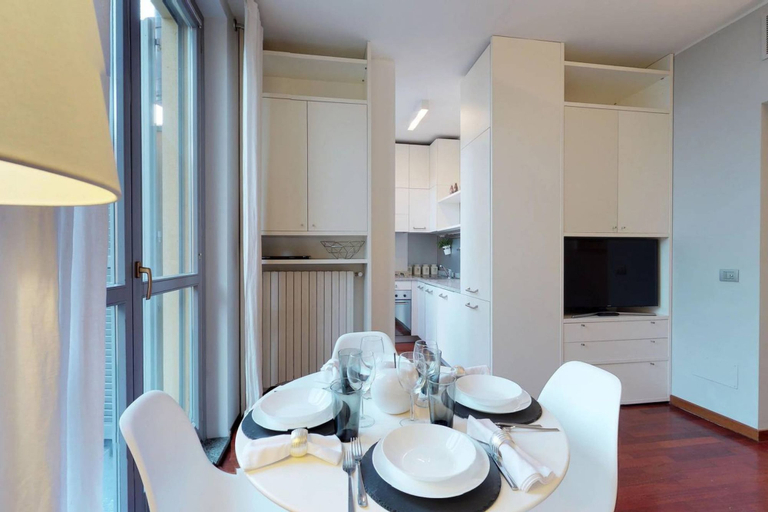 In-room dining 4, Design Apartment near Duomo Square, Milano