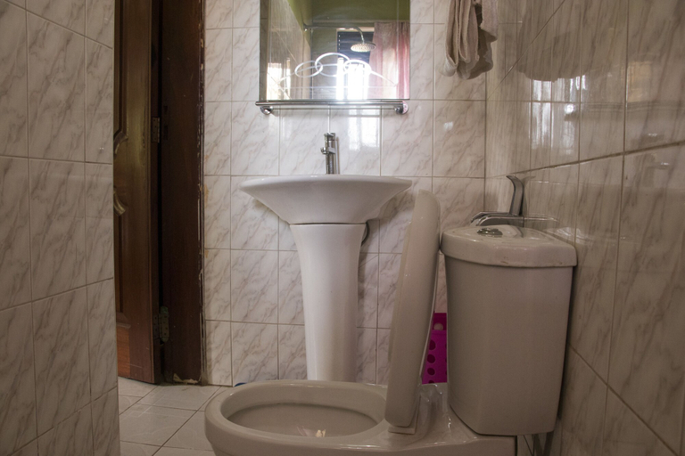 Bathroom 3, Sleek Motel, Kampala