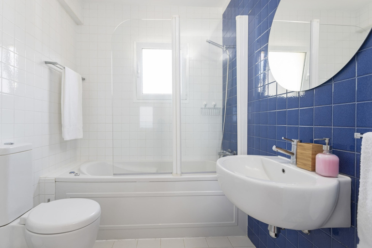 Bathroom, Pina I by An Island Apart, Funchal
