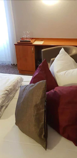 Bedroom 3, Hotel Victoria, Bad Kreuznach