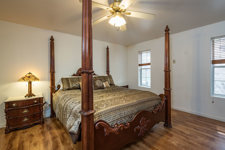 Bedroom 2, Inside Yosemite Lower Cascades, Mariposa