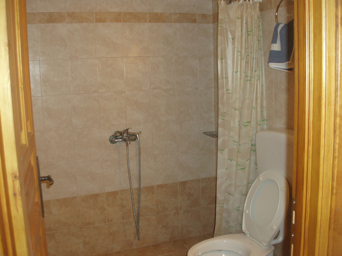 Bathroom 5, Hellen Studios, Thessaly