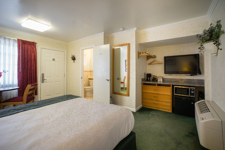 Bedroom 2, Travelers Inn, San Mateo
