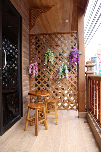 Others 4, Tanee Place, Phra Nakhon