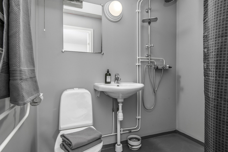 Bathroom, Tallbackens Gård & Vandrarhem - Hostel, Norrköping