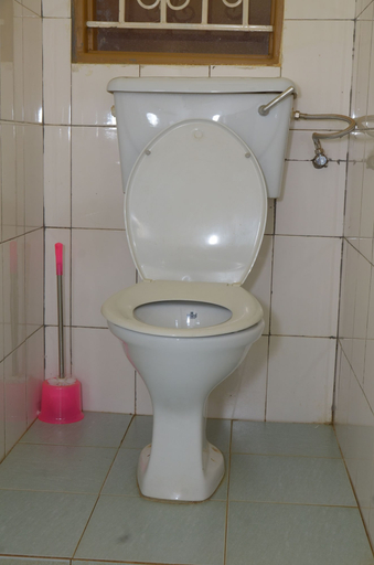 Bathroom 3, 2 Stars Hotel, Kinkiizi