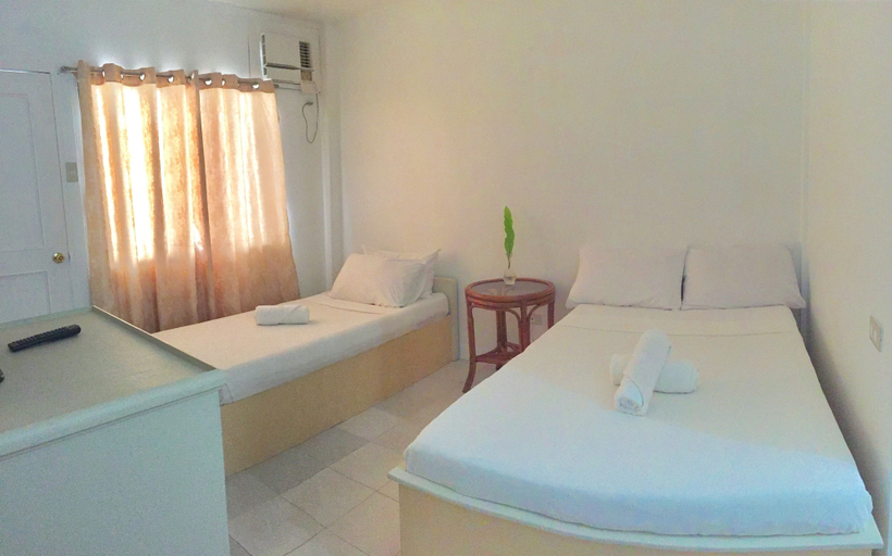 Bedroom 3, Seabird International Resort, Malay