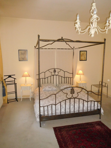 Bedroom 4, Chambres d'Hôtes Château de Courcelette, Nord