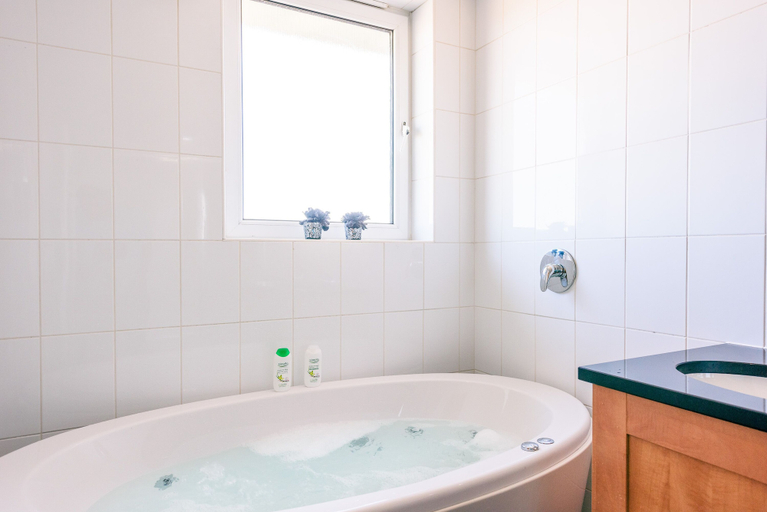 Bathroom 4, Britannia Penthouse, Edinburgh
