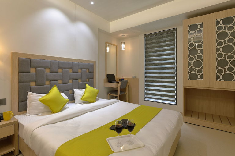 Bedroom 3, Hotel Sifat International, Surat