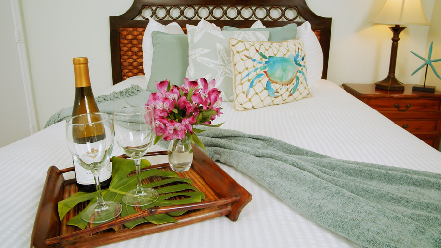 Bedroom 2, Coconut Palm Inn, Monroe