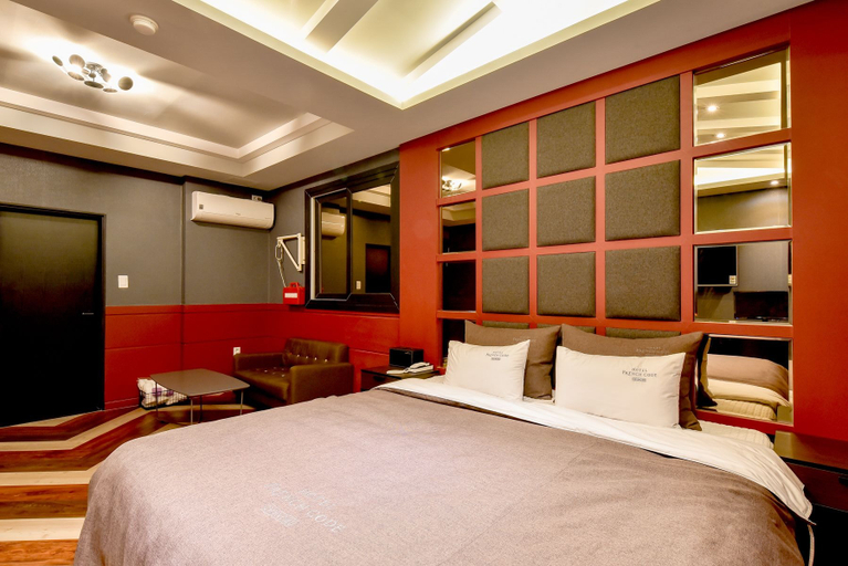 Bedroom 2, French Code Hotel, Jinhae
