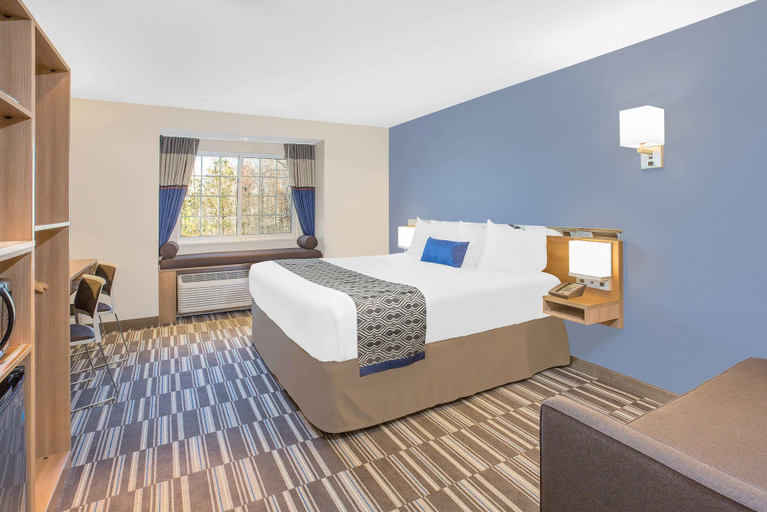 Bedroom 2, Microtel Inn & Suites by Wyndham Ocean City, Worcester