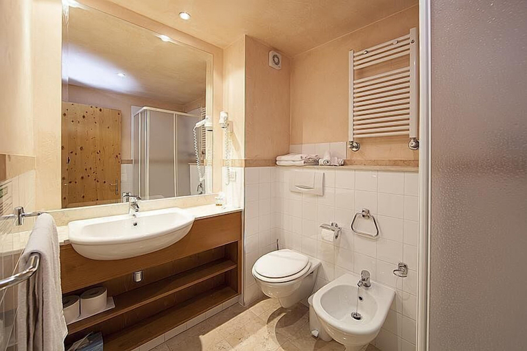 Bathroom 4, Hotel Apartments Wellness Villa di Bosco, Trento