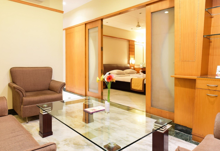Others 5, Southern Crest, Chennai