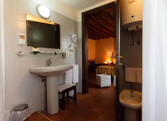 Bathroom 5, Relais Fontevivo, Parma