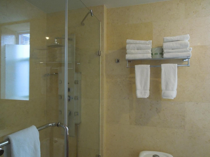 Bathroom 4, The Eldon Luxury Suites, Washington D.C.