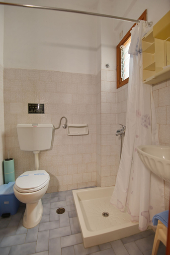 Bathroom 5, Gorgona, Thessaly