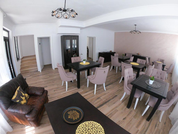 Public Area, Baile Puturoasa, Vama