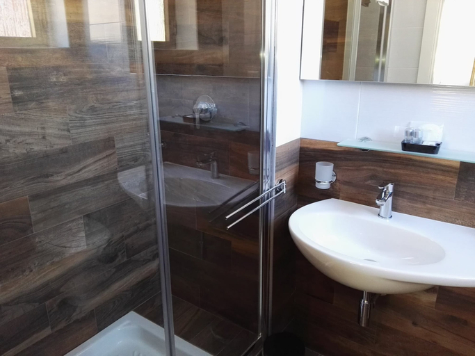Bathroom 4, Tolli Rooms, Rome