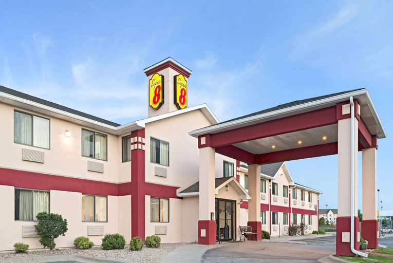 Super 8 by Wyndham Omaha Eppley Airport/Carter Lake, Pottawattamie