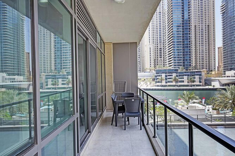 Balcony, Al Majara 5 by Deluxe Holiday Homes, Dubai
