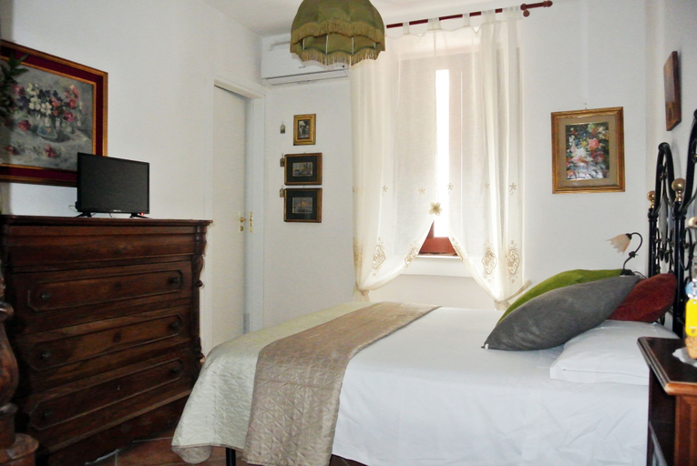 Bedroom 3, B&B Kalimaka, Salerno
