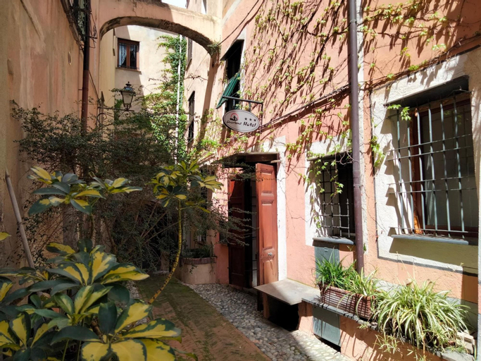 Exterior & Views 2, Hotel Overland, Savona