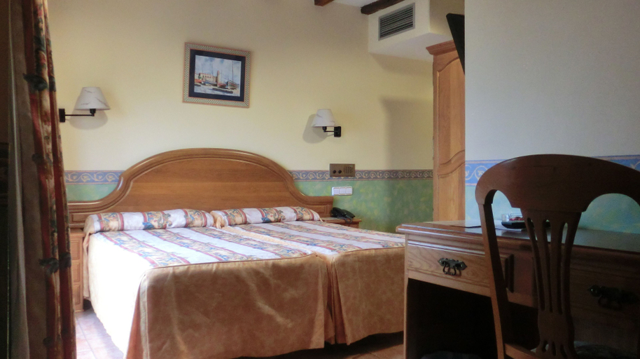 Bedroom 4, Hotel Las Ruedas, Cantabria