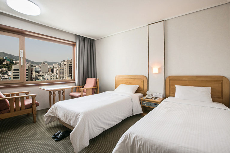 Bedroom 3, Busan Tourist Hotel, Jung