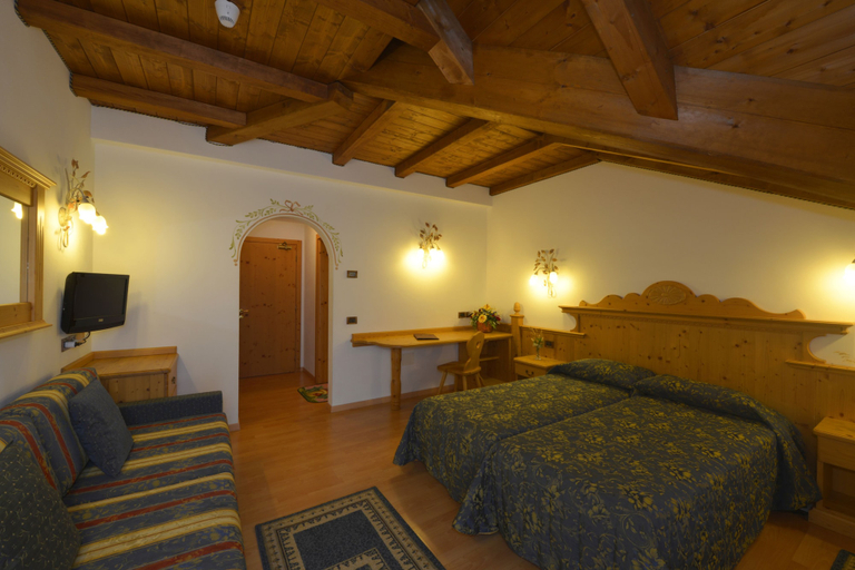 Bedroom 2, Hotel La Torretta, Trento