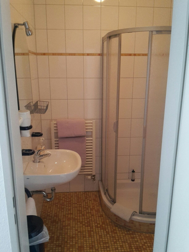 Bathroom 4, Hotel & Restaurant Kuhfelder Hof, Altmarkkreis Salzwedel
